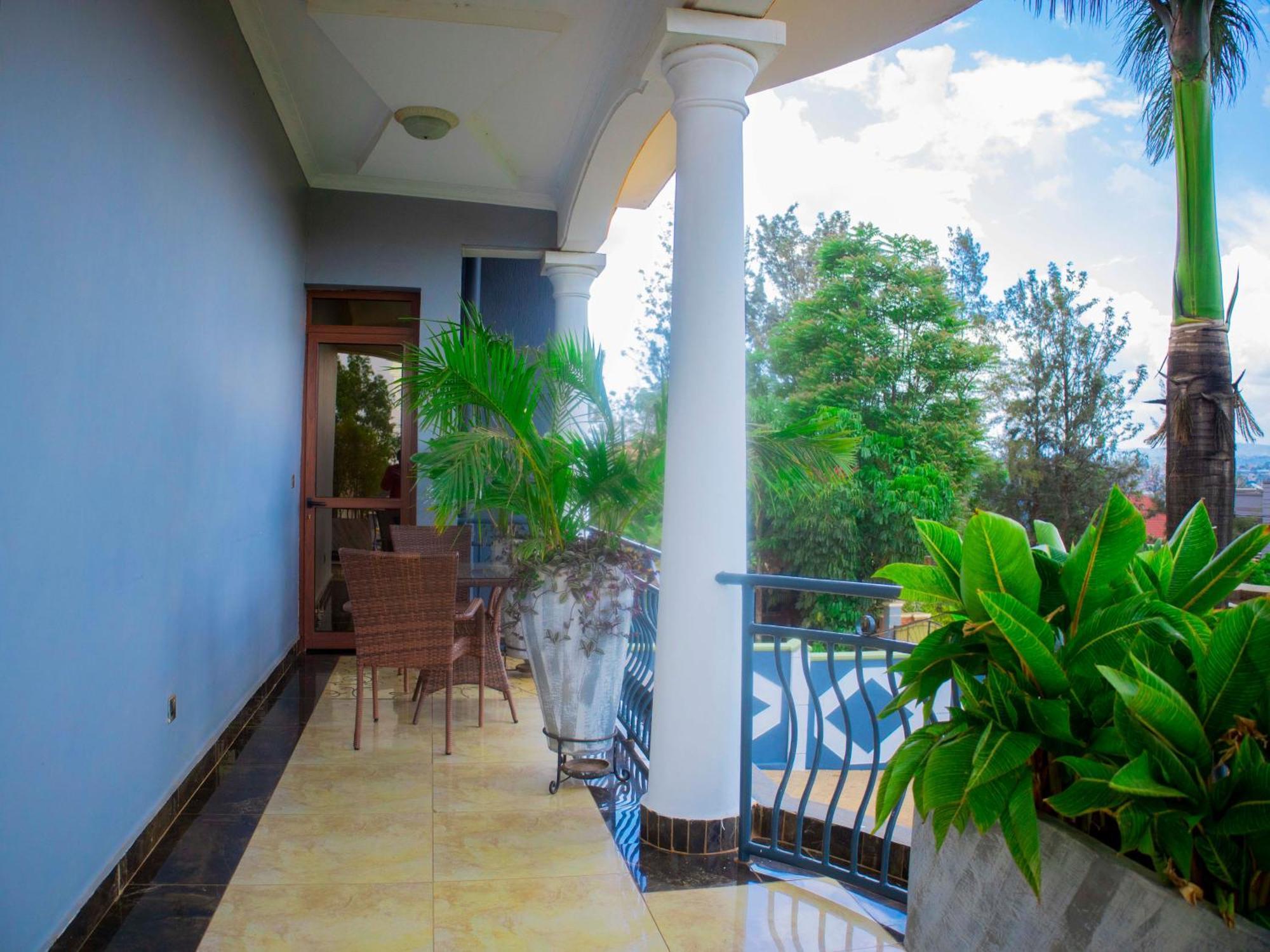 The Vibrant Lodge Gacuriro Kigali Exteriör bild