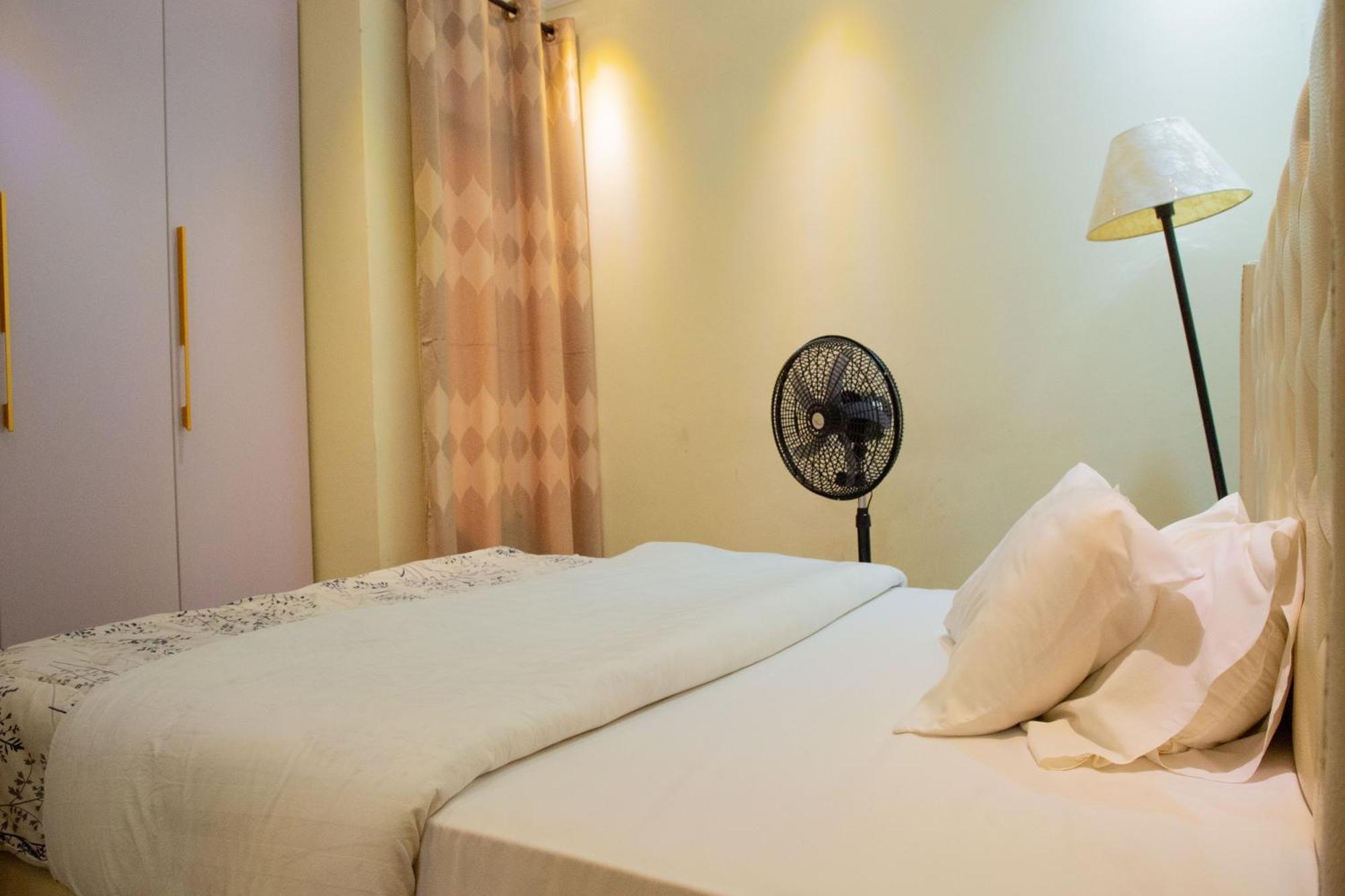 The Vibrant Lodge Gacuriro Kigali Exteriör bild