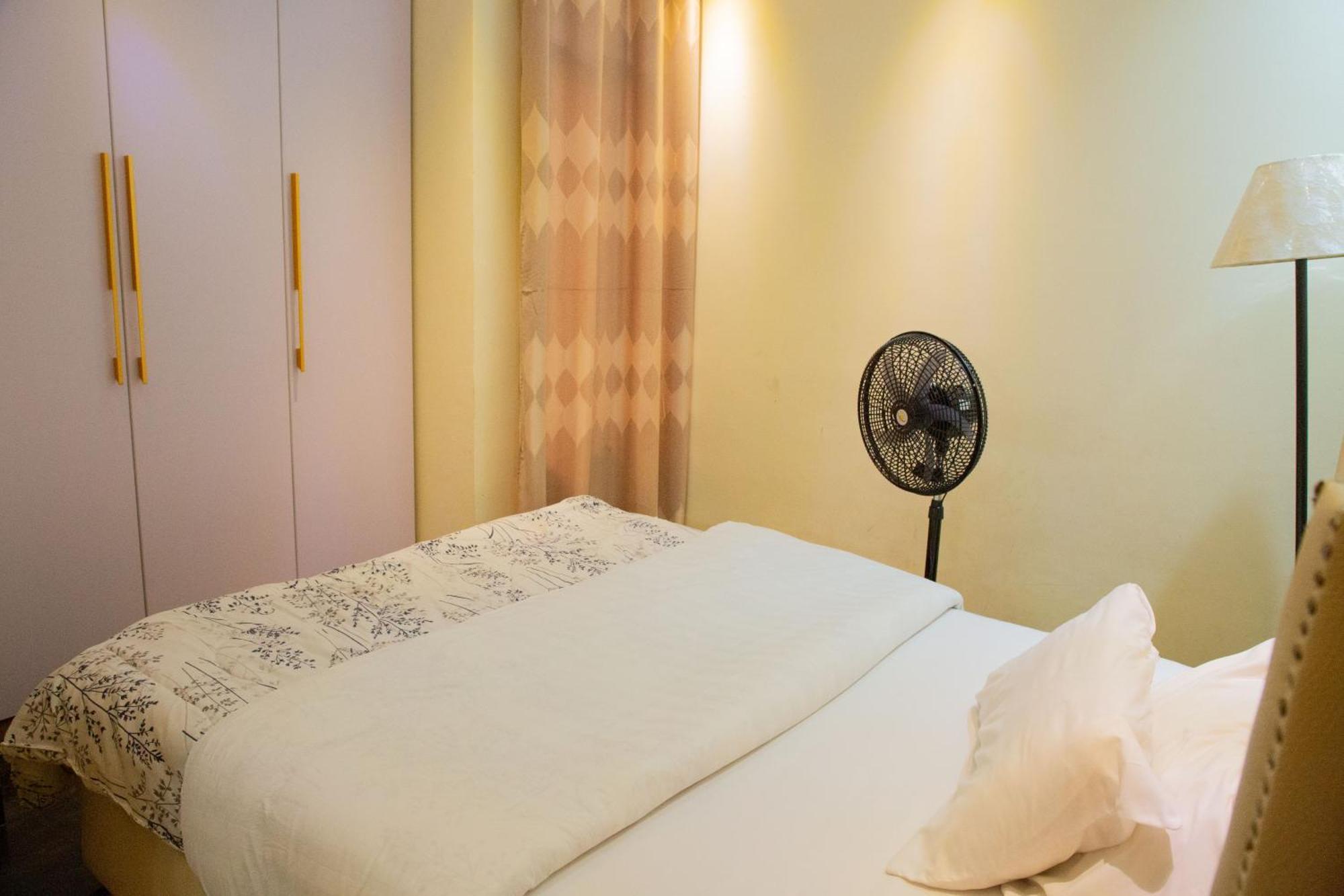 The Vibrant Lodge Gacuriro Kigali Exteriör bild