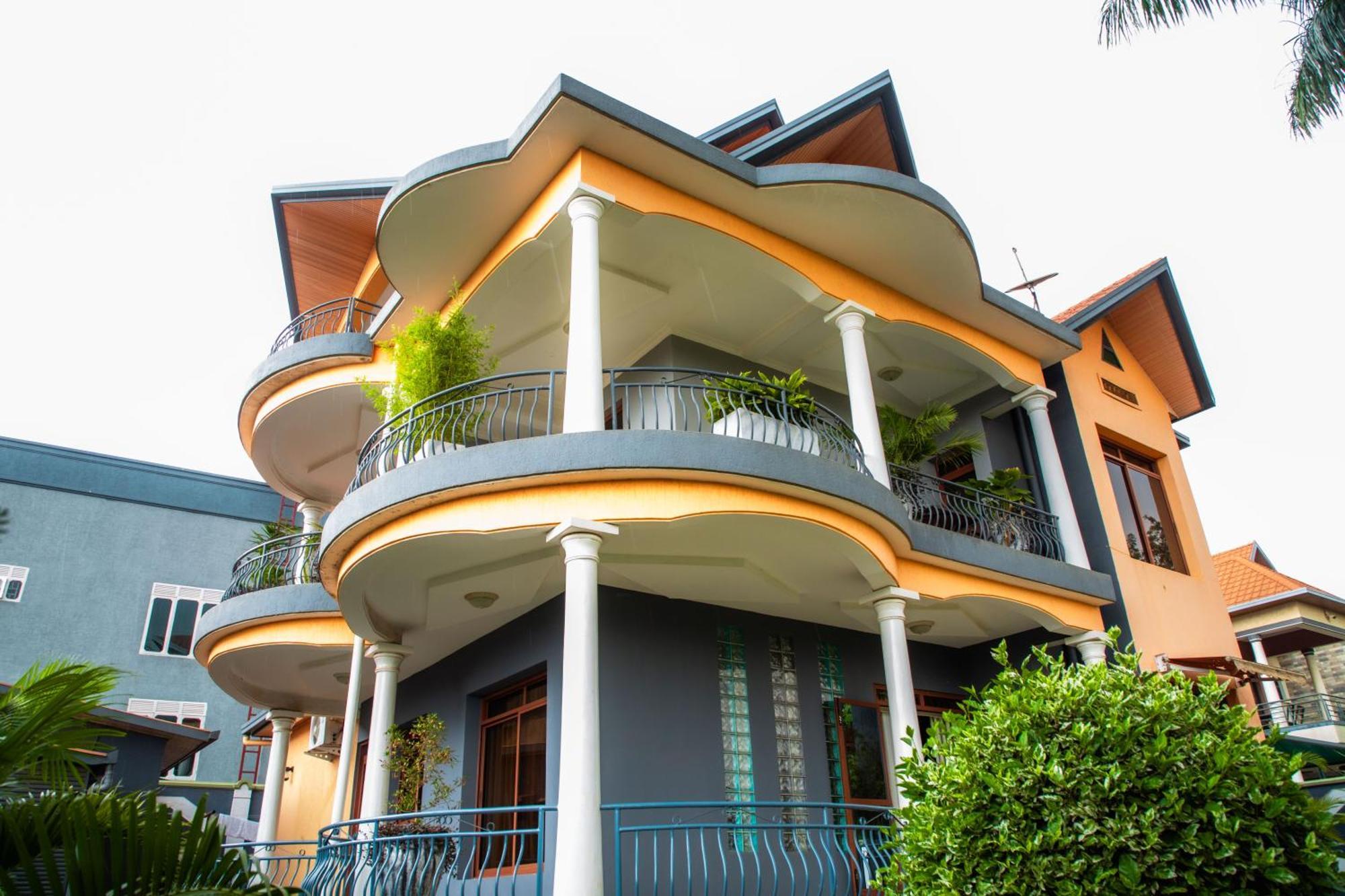 The Vibrant Lodge Gacuriro Kigali Exteriör bild