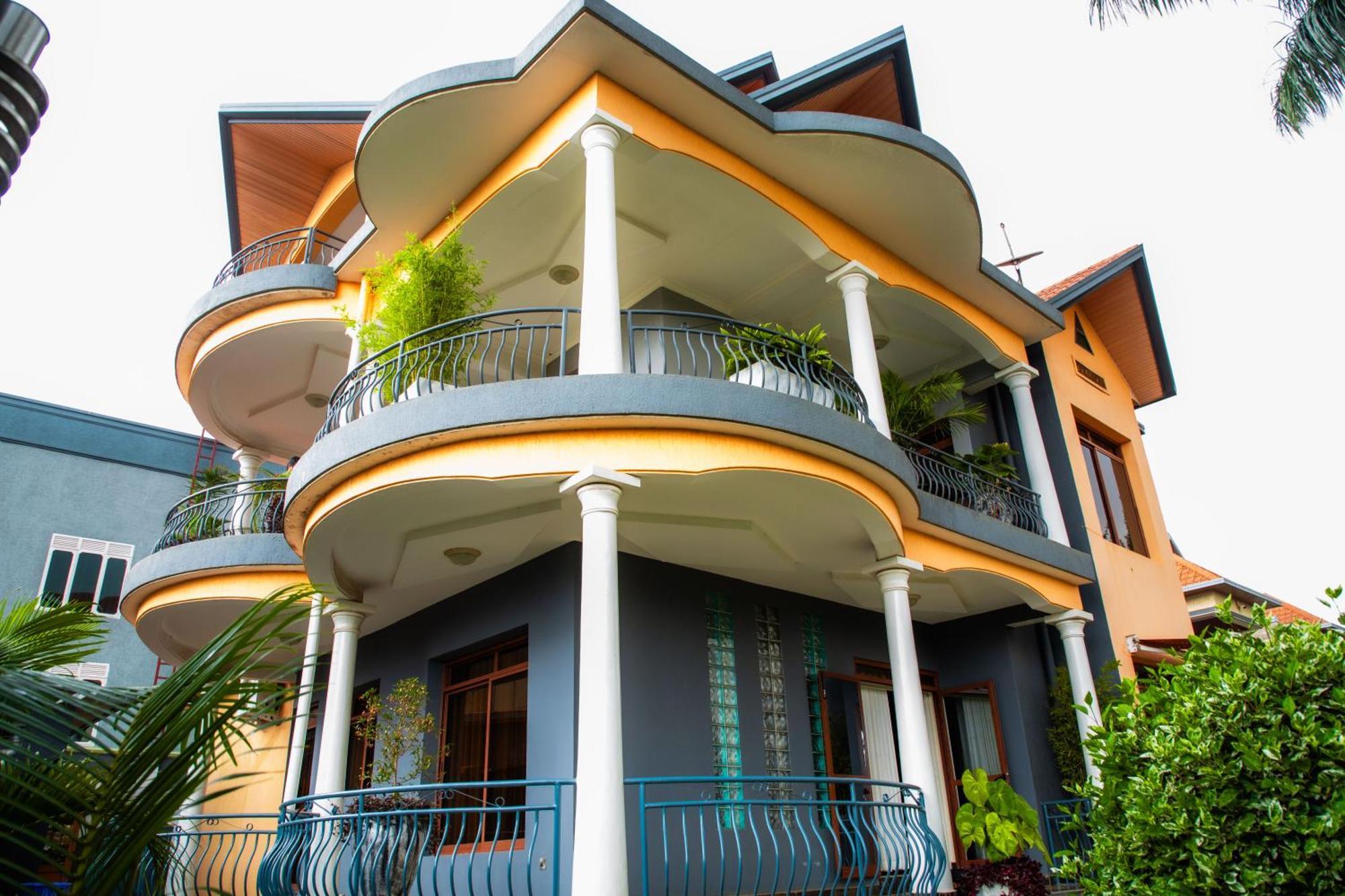 The Vibrant Lodge Gacuriro Kigali Exteriör bild