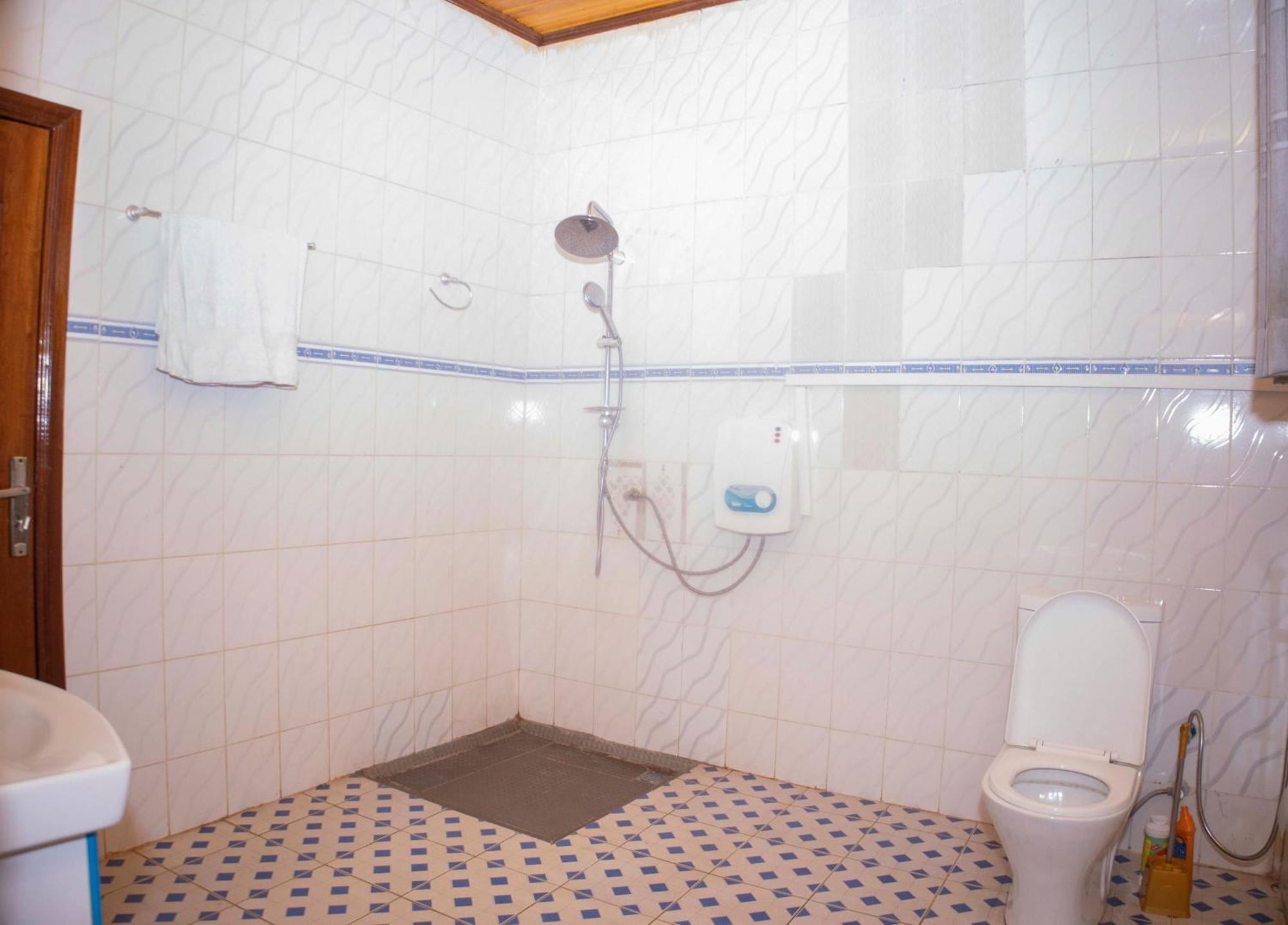 The Vibrant Lodge Gacuriro Kigali Exteriör bild