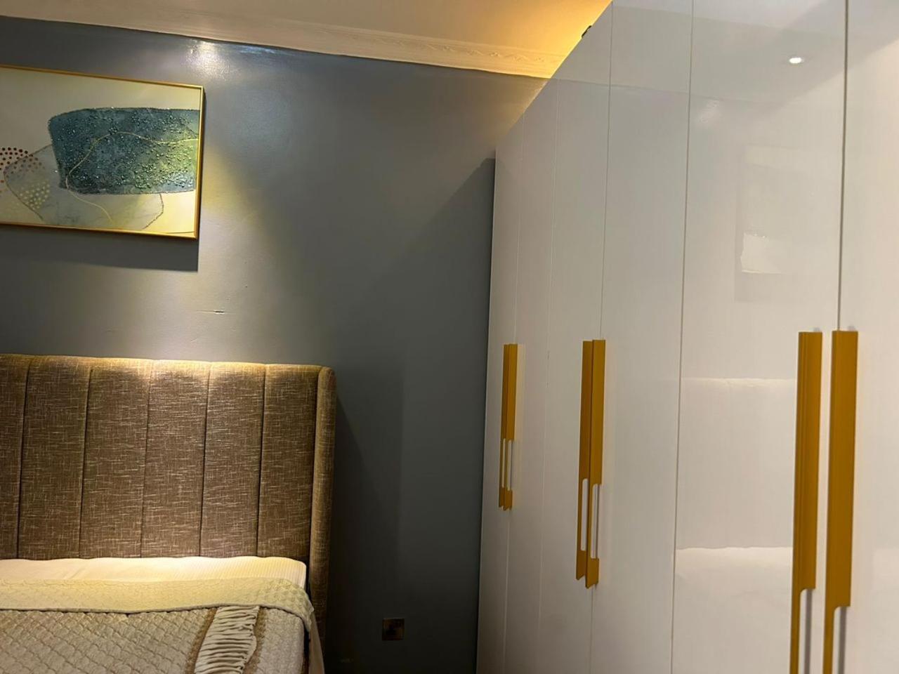 The Vibrant Lodge Gacuriro Kigali Exteriör bild